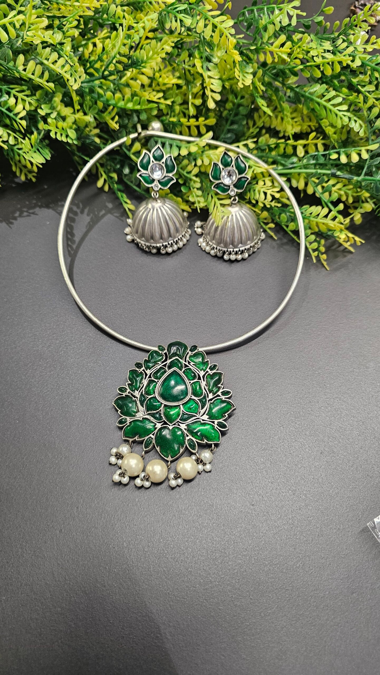 🌿German Silver Green Pendant Hasli Choker Set
