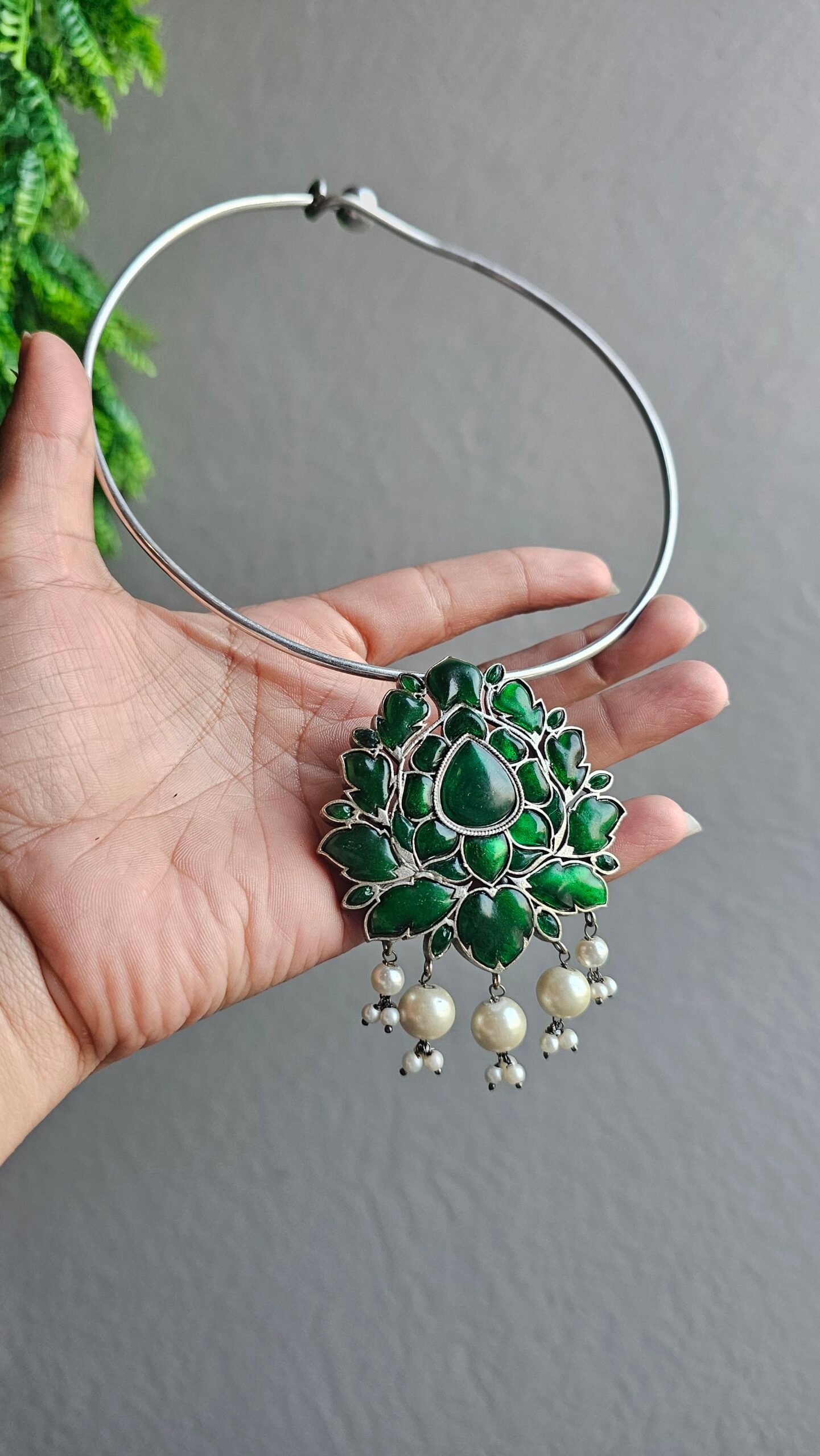 🌿German Silver Green Pendant Hasli Choker Set - Image 4